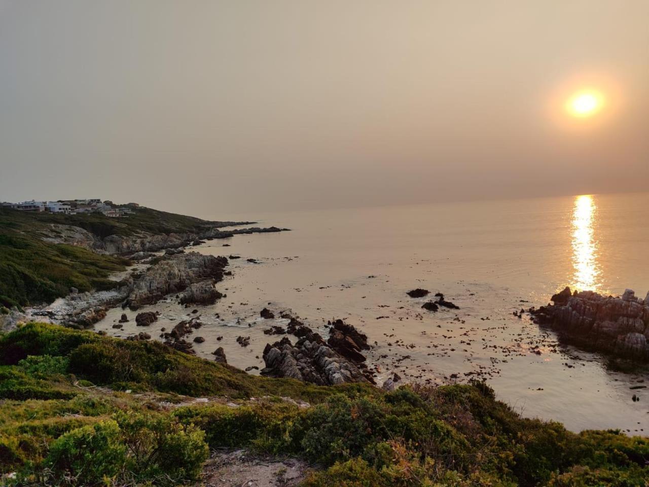 49 On Cliff Hotel Gansbaai Exterior foto