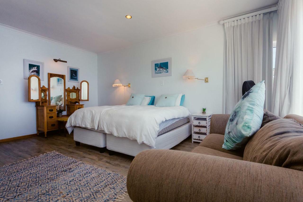 49 On Cliff Hotel Gansbaai Exterior foto